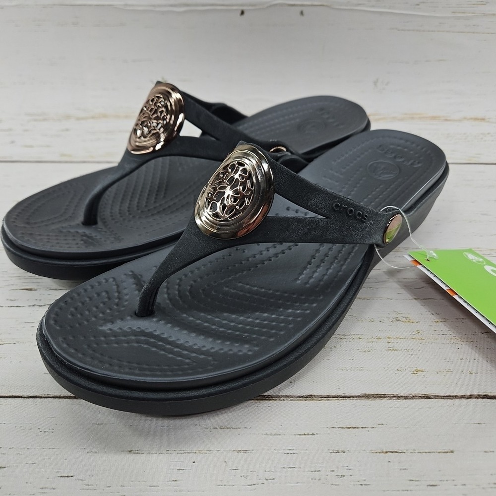 Crocs Sanrah Circle Wedge Flip Flops Womens 7 Black‎ Thong Sandals 14955